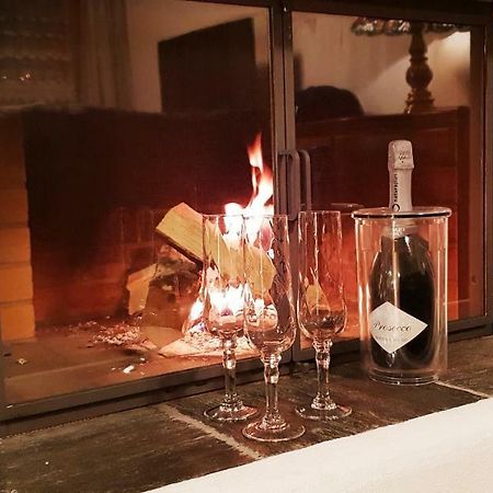 Chasa Melchior Lägenhet Zernez Exteriör bild
